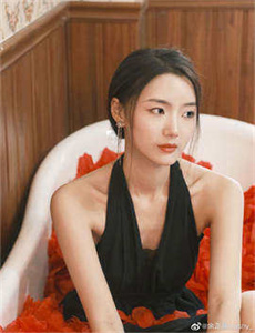 来自昨天的少女